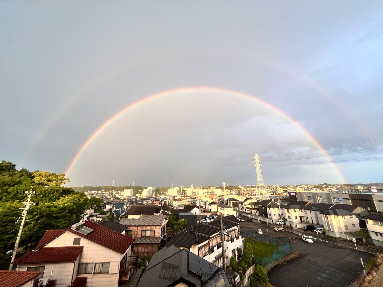 空に大きな虹🌈 注目の空の写真 ウェザーニュース