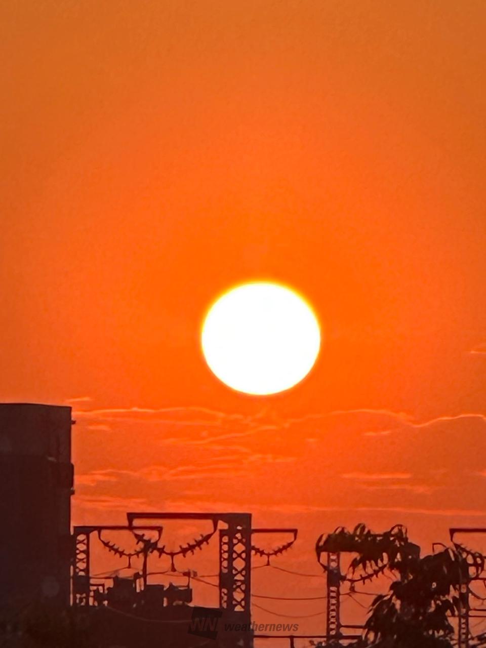 日の出☀️ 注目の空の写真 ウェザーニュース