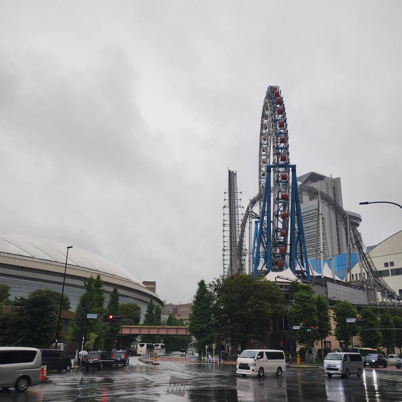 雨の朝