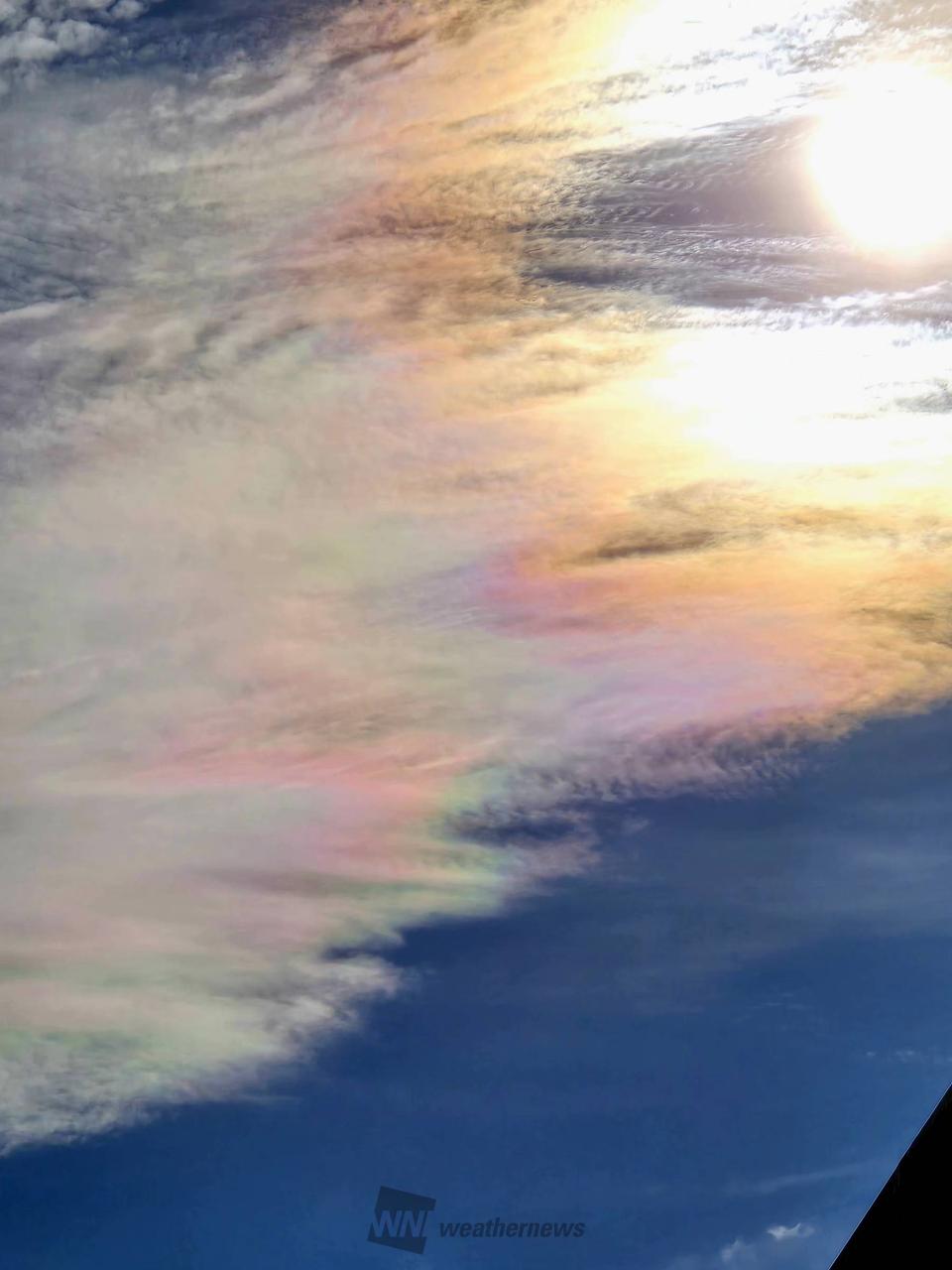 虹色に染まる雲 注目の空の写真 ウェザーニュース