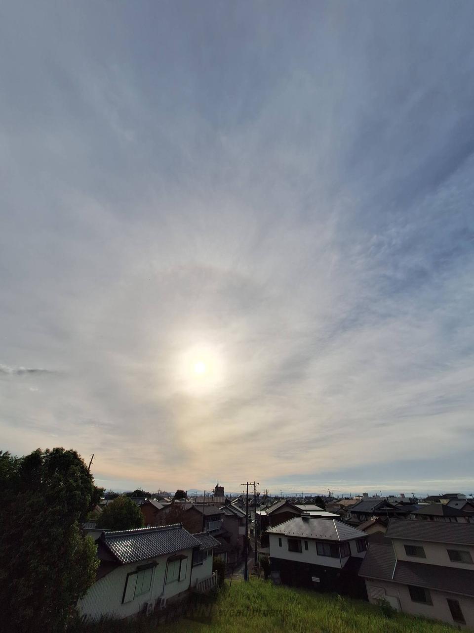 日差しも有り薄雲の張った天気です。風が少 | 愛知県一宮市