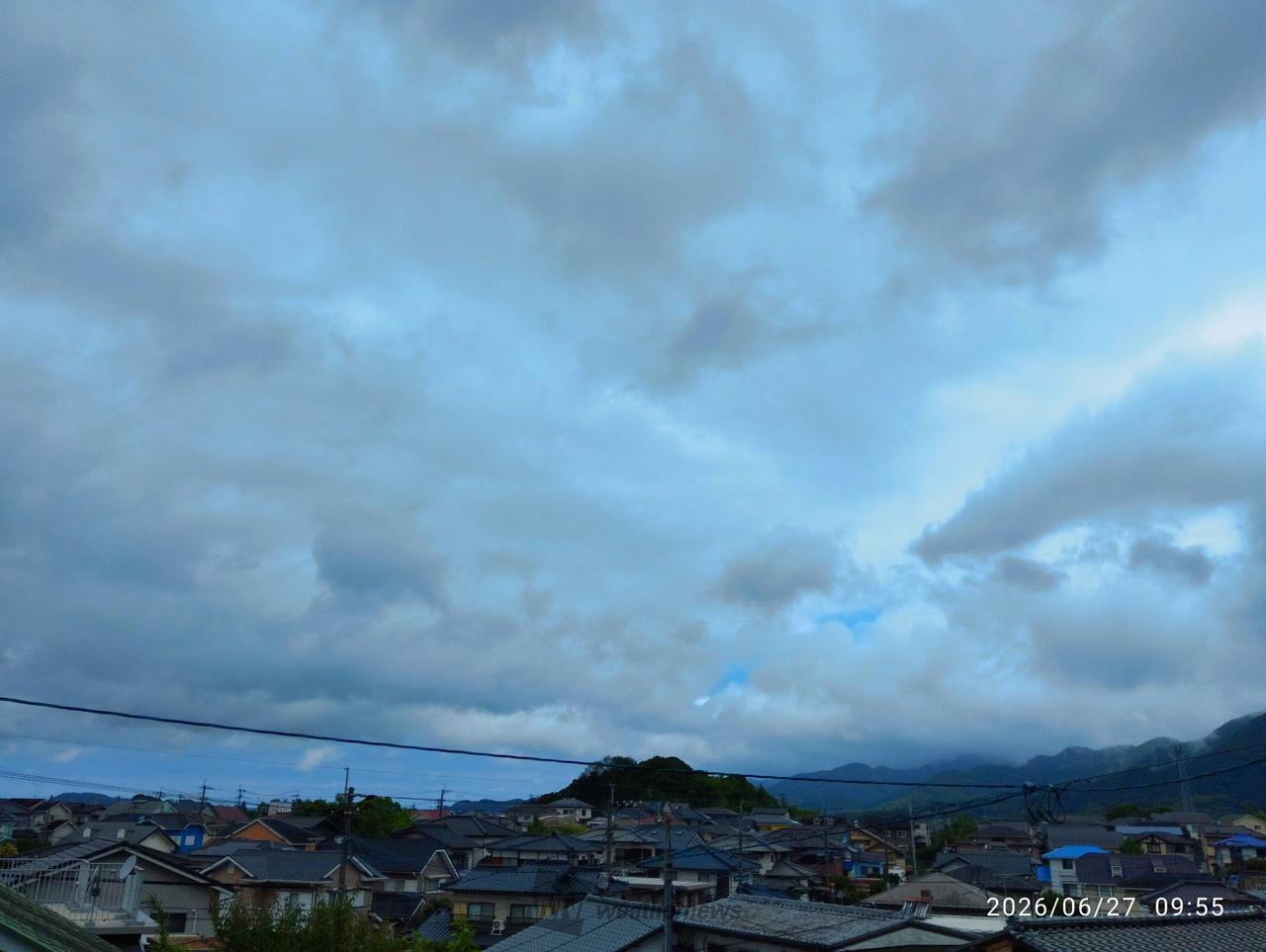 雲風様【お待ち下さい】＊ご購入用 雲の隙間から薄っすら青空が見え始めました | 福岡県宗像市 | トライ