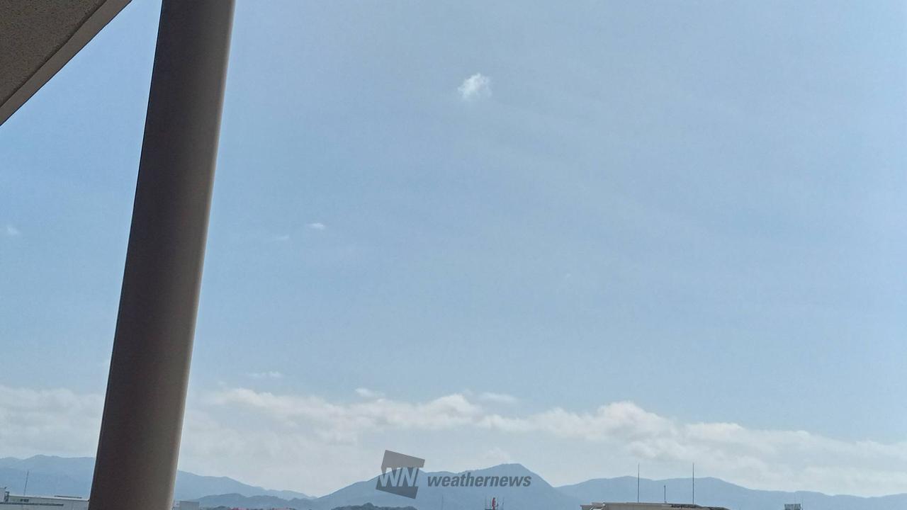 雲が少なくなって、...