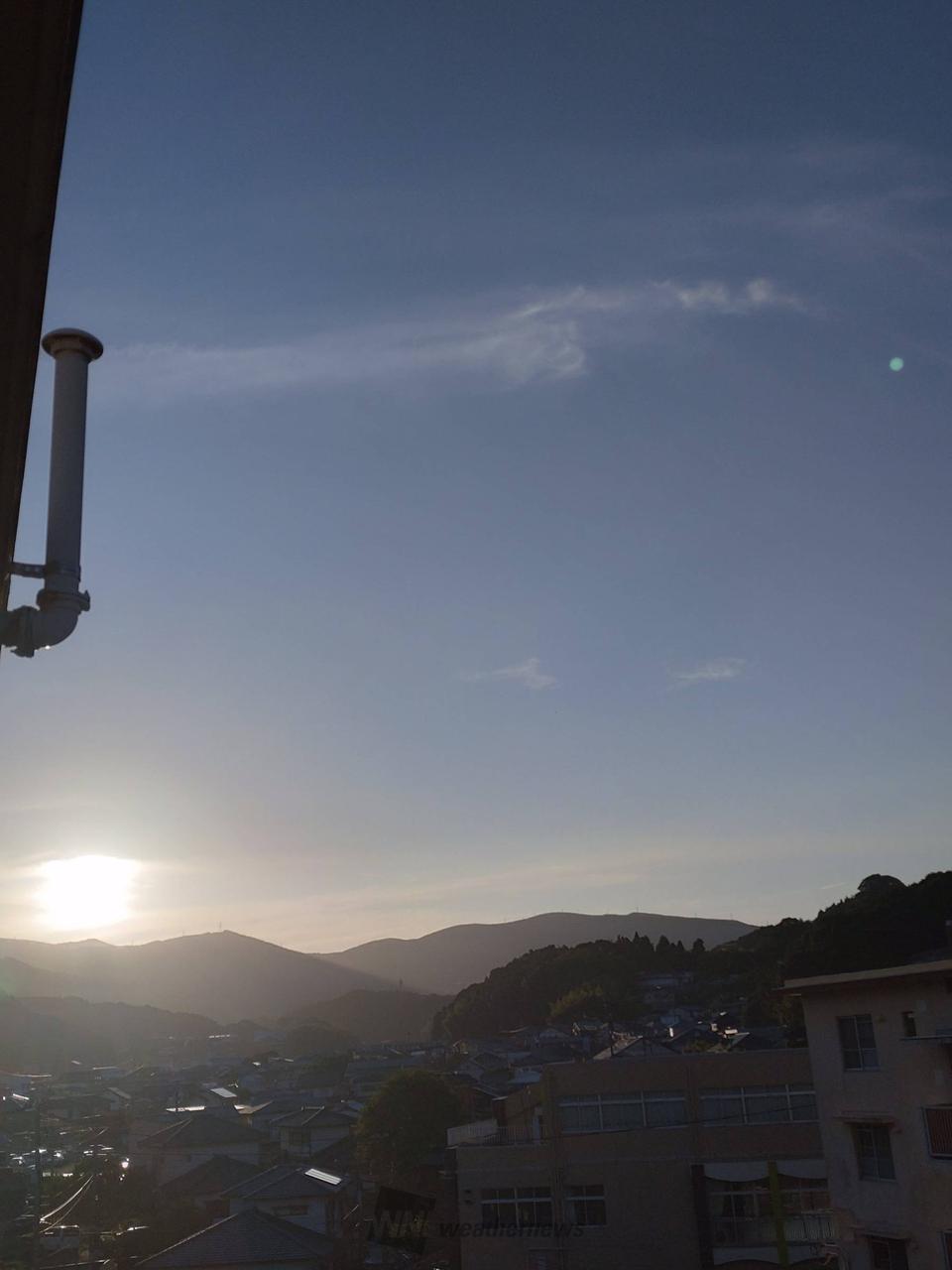 眩しい朝陽さん昇っ...
