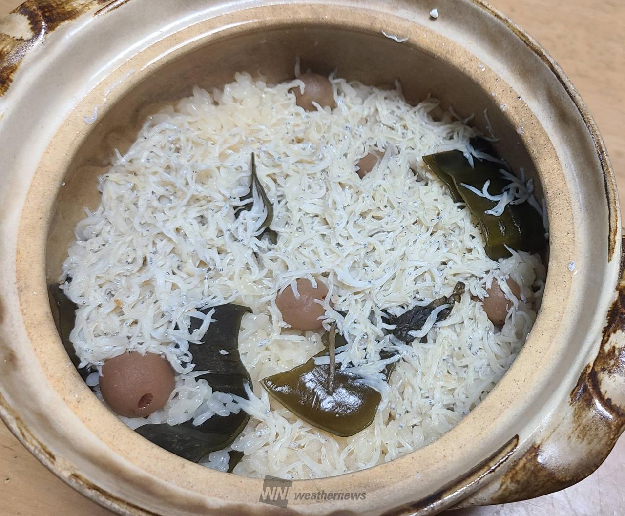 今日の朝ごはんは梅...