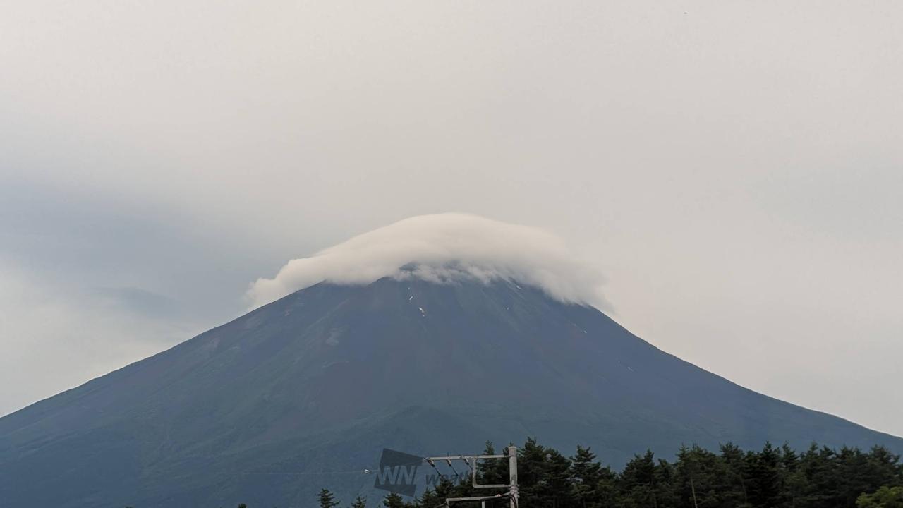 🗻富士山に笠雲 注目の空の写真 ウェザーニュース