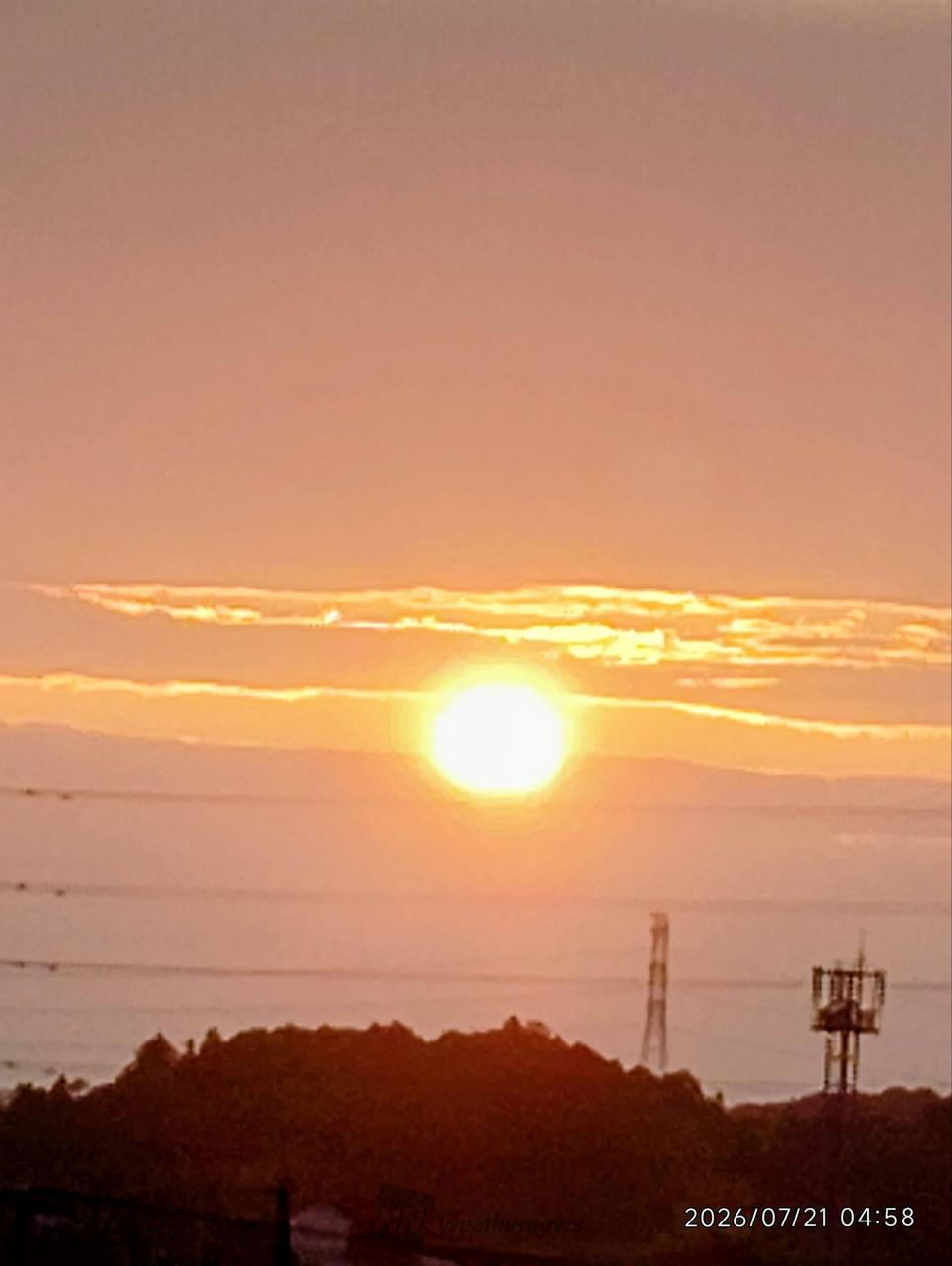雲間から覗く朝日🌅が眩しいですね〜😎 | 千葉県市原市 | = masa