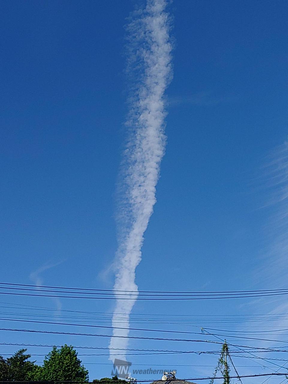 空にビューン✈️ 注目の空の写真 ウェザーニュース