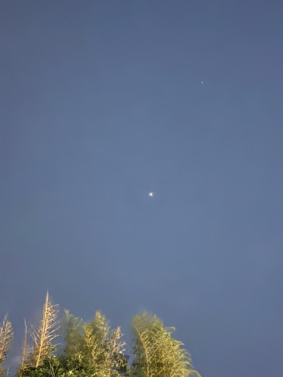 西の空に星が。ア...