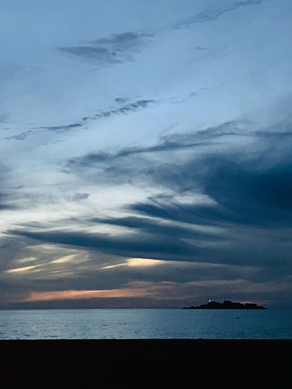 19:42 夕空...