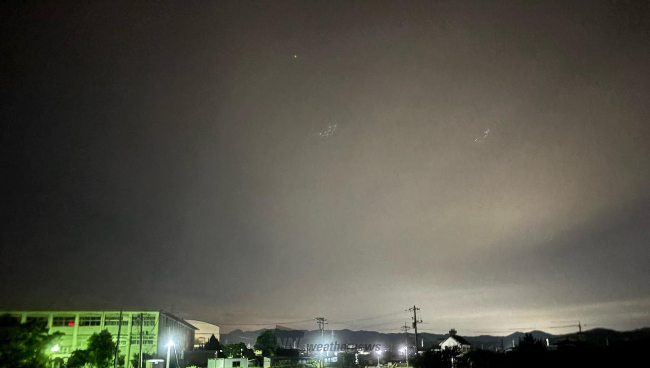 こんばんは21時...