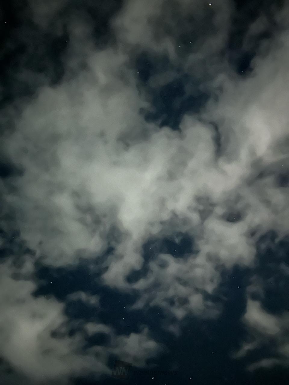 こんばんは雲が...