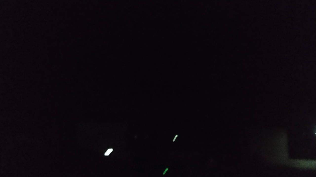 雲で月は見えないが...