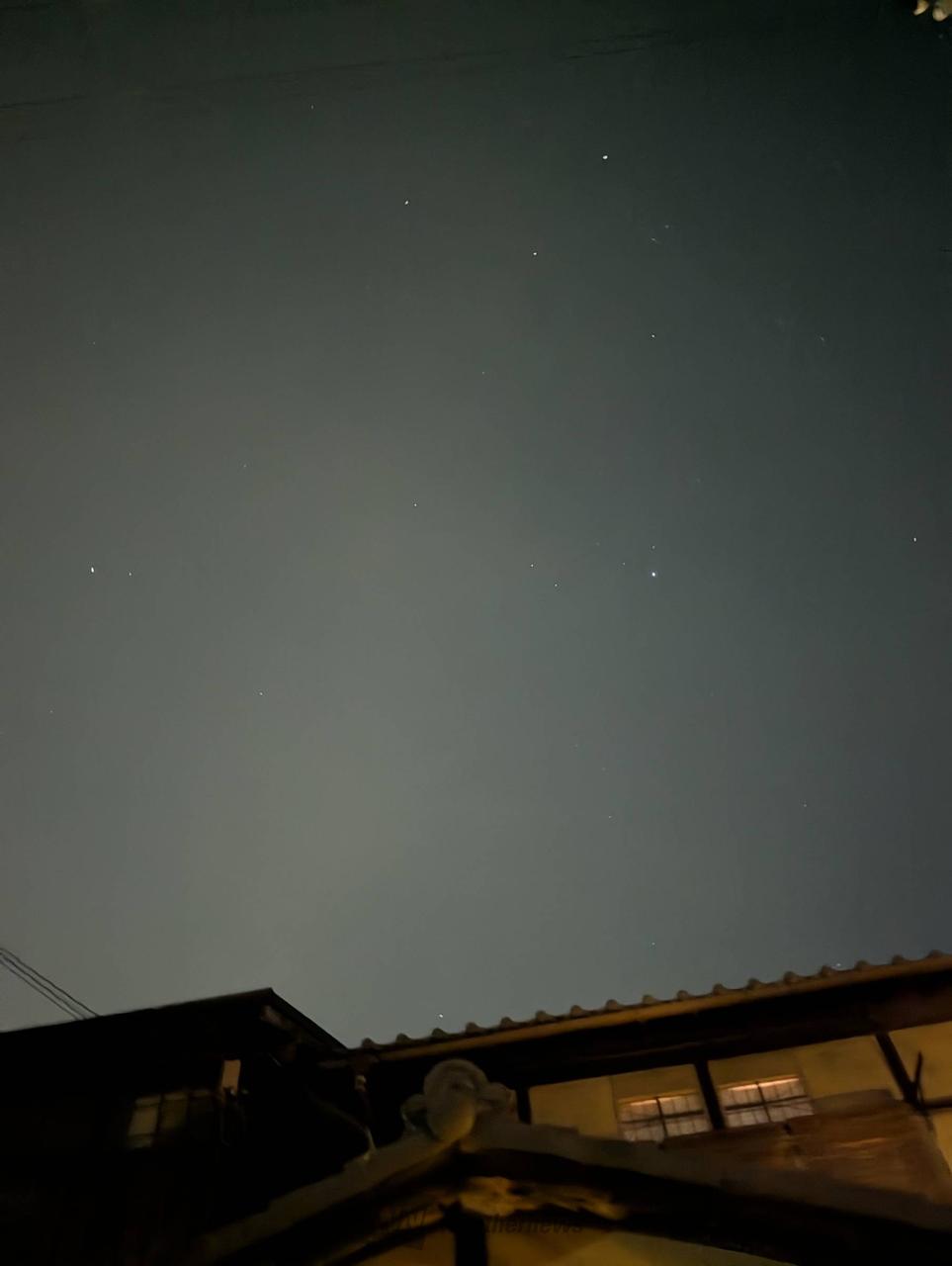 薄雲多めな夜空です...