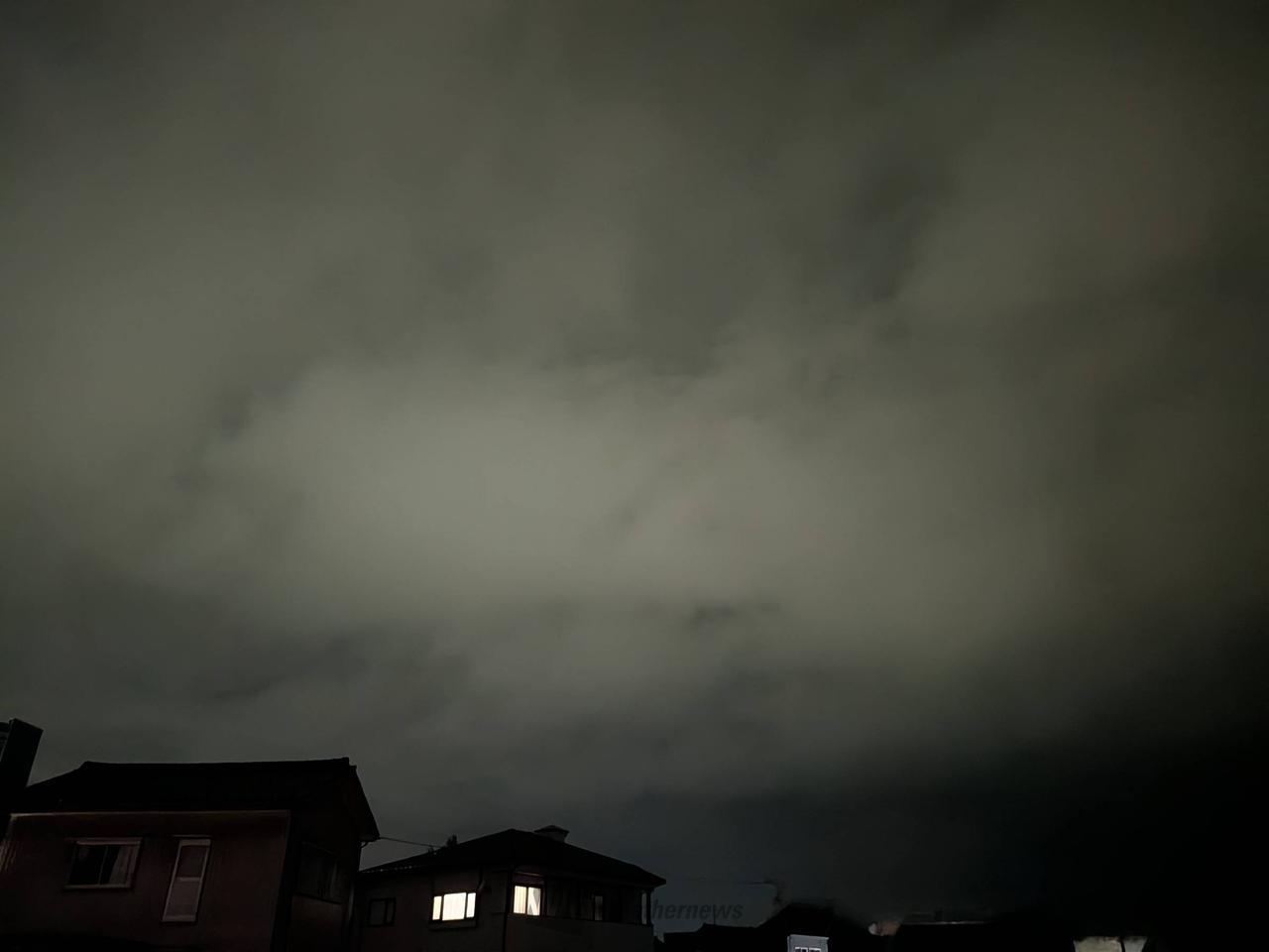 真夜中にこんばんは...