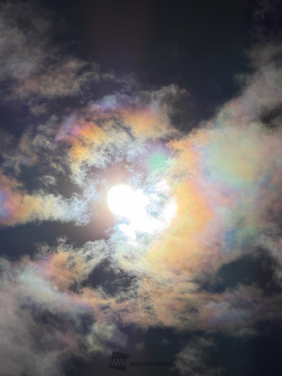 虹色に染まる雲 注目の空の写真 ウェザーニュース