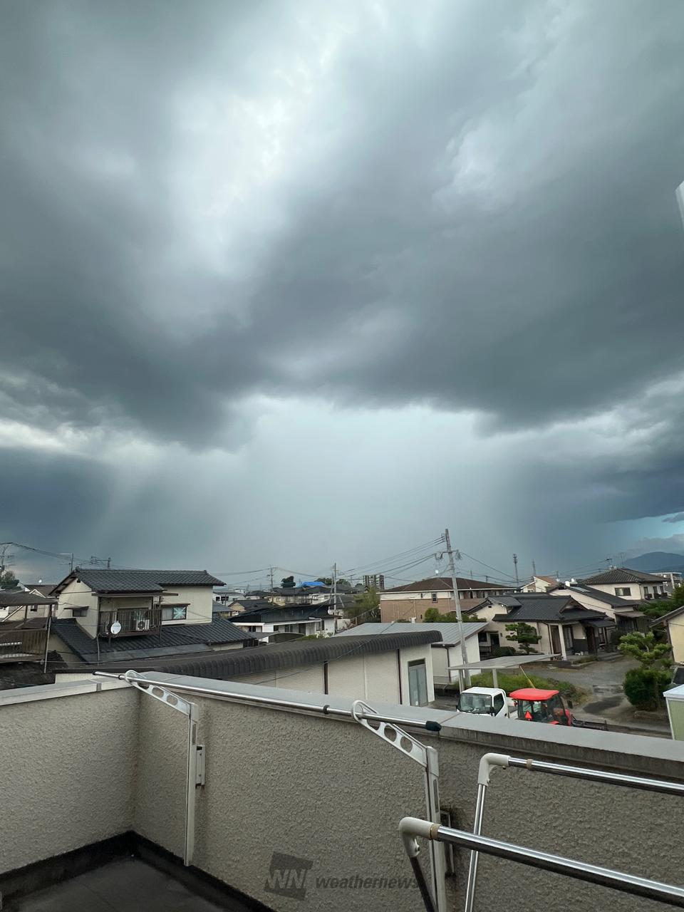 雨柱・アーチ雲 注目の空の写真 ウェザーニュース