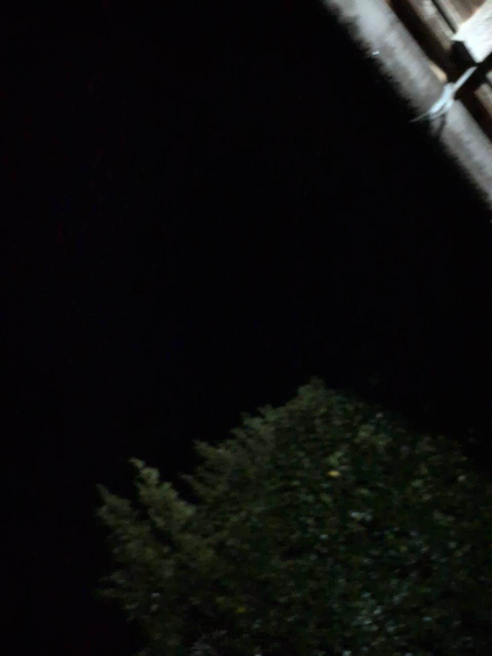 こんばんは🙇雨降...