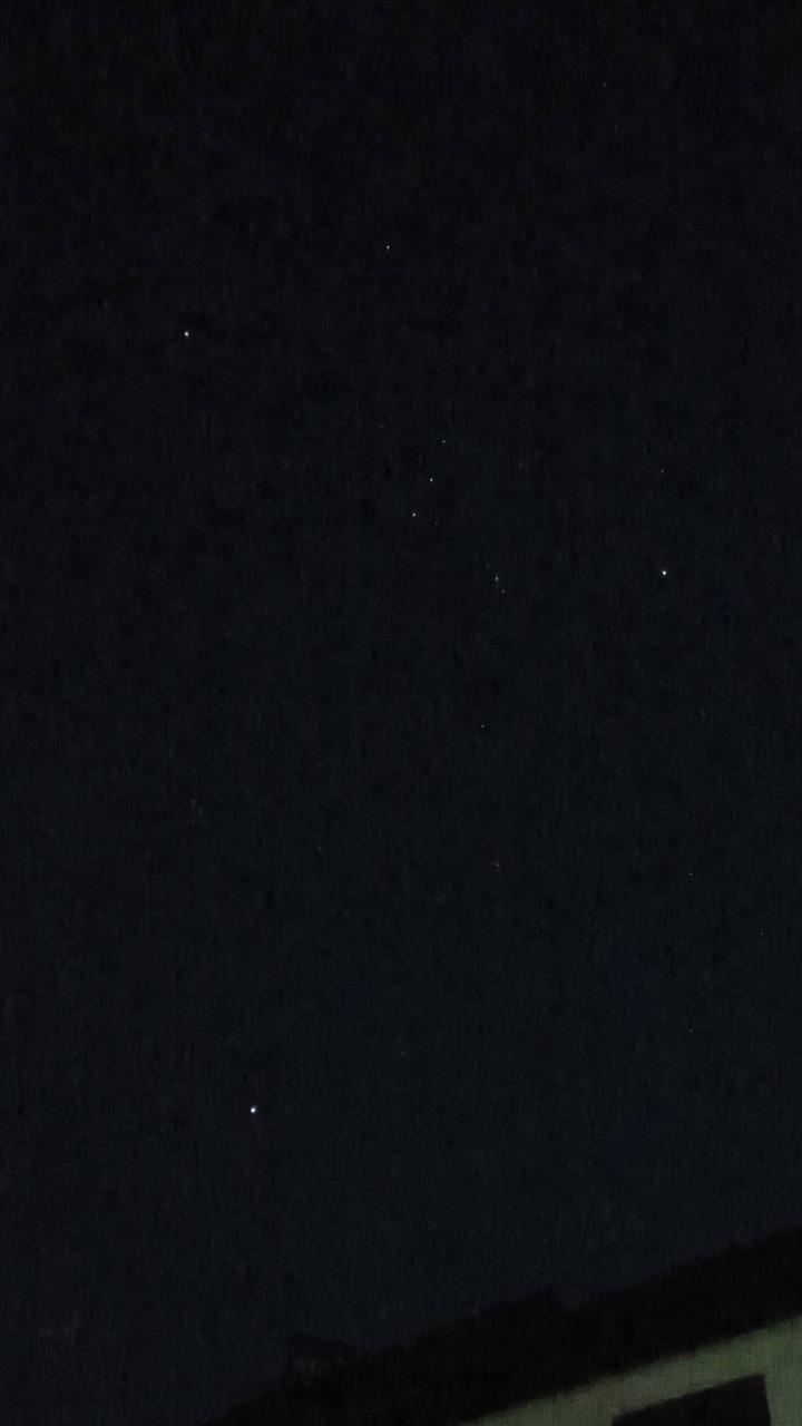 弱い西風が吹く少し...