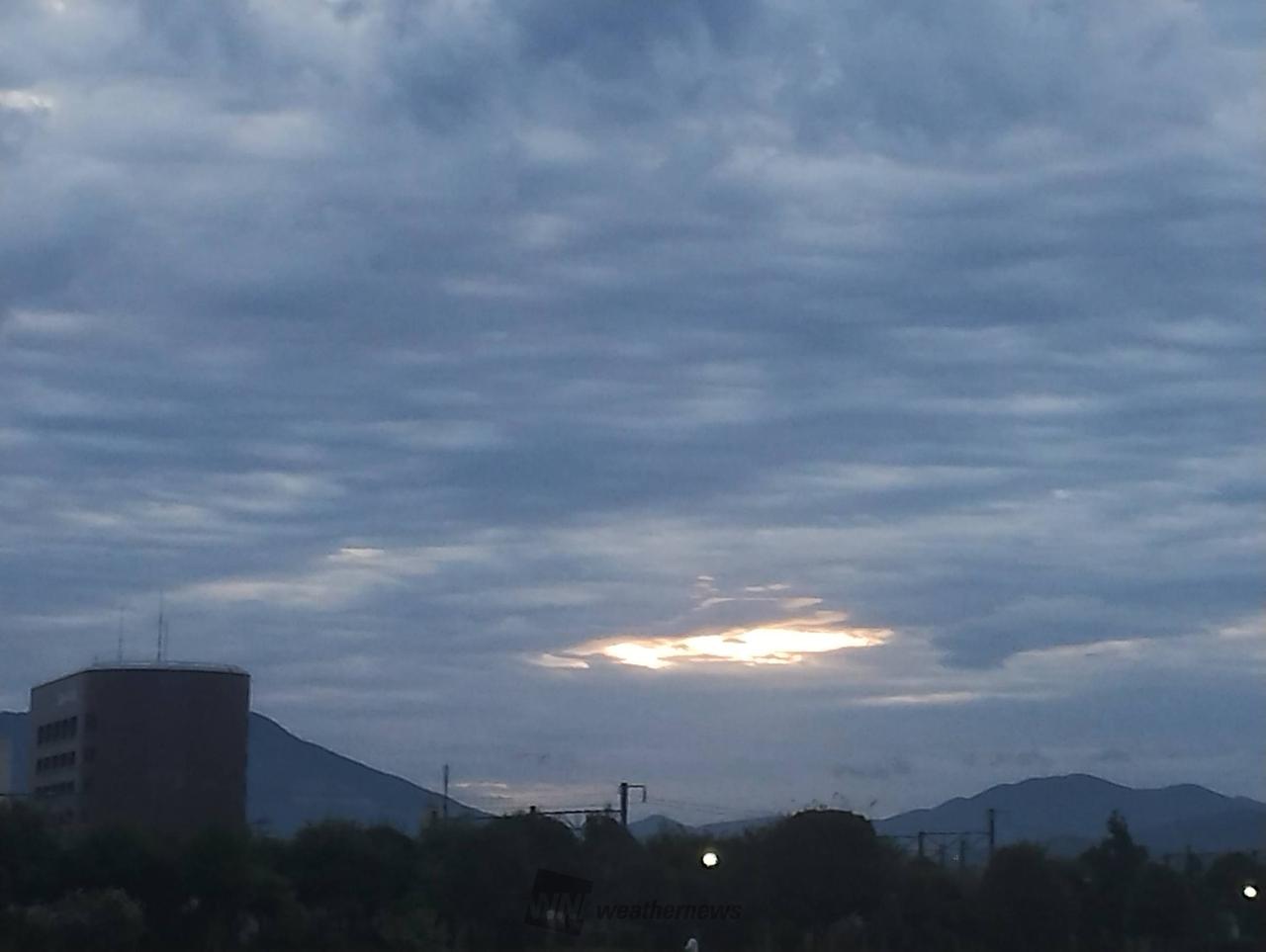 雲の間からここだけ...