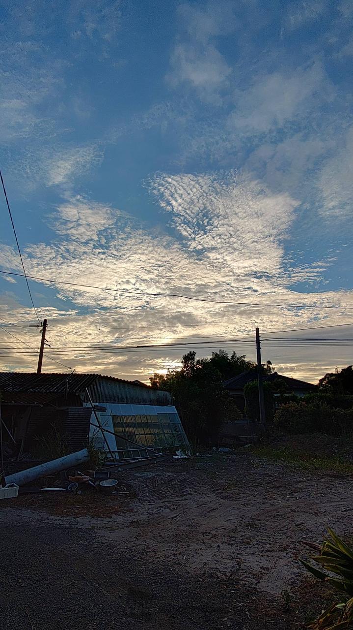 昼間は雲が多い時間帯もあったが、現在は西 | 鹿児島県鹿屋市 | アタル