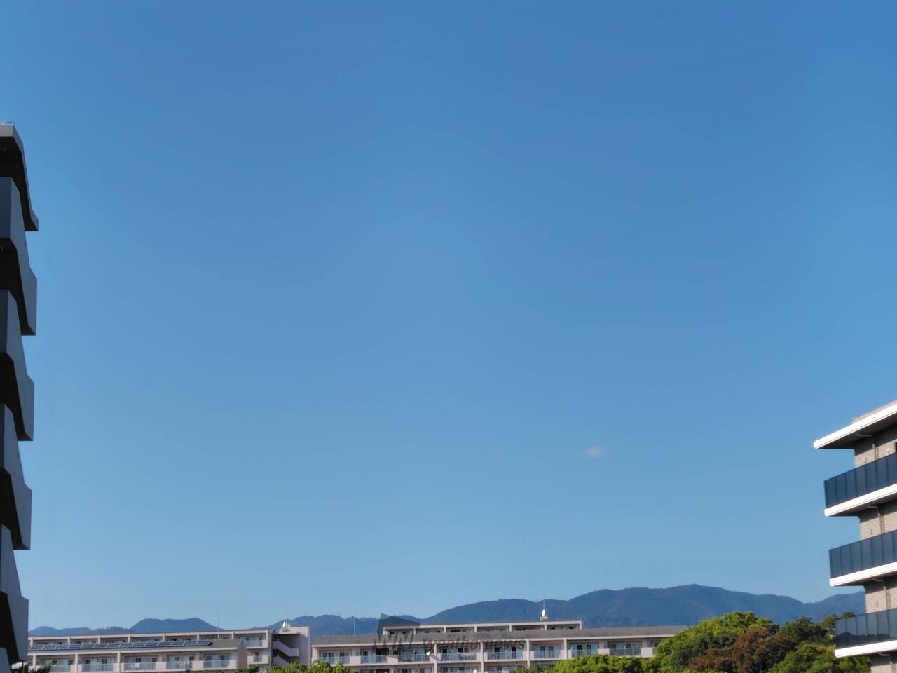 14時37分の北の空、青空最高〜ちょっと | 大阪府吹田市 | ボクちゃん