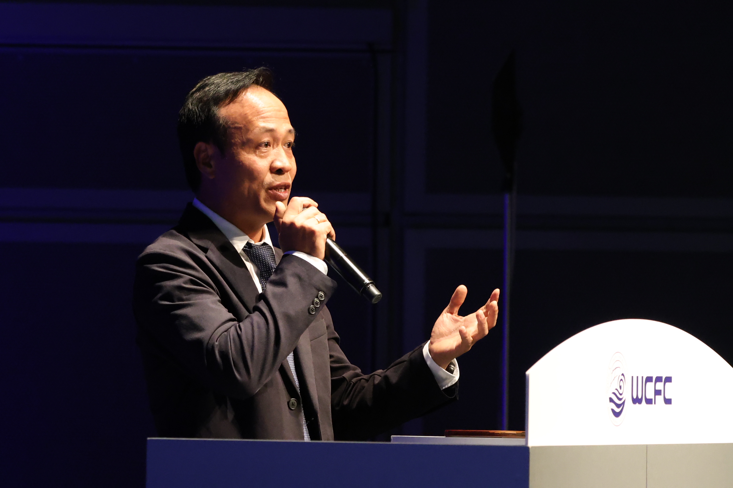 Le Minh Nhat 様
